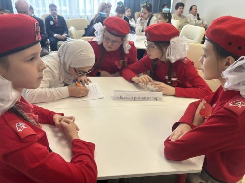 Татар китапханәсе, «Мирас» татар гимназиясендә, М.Җәлилнең 120 еллыгына багышланган әдәби викторина үткәрде