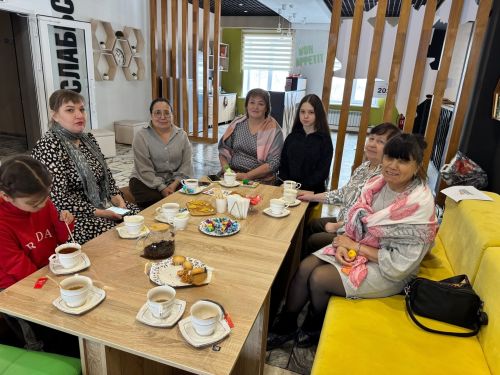 В Молодёжном центре «Яшьлек» Менделеевска отметили Международный женский день