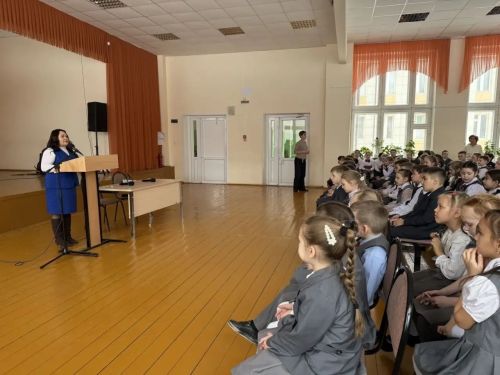 Язгы каникуллар алдыннан 1 нче мәктәптә юлларда куркынычсызлык кагыйдәләре буенча әңгәмә үткәрелде