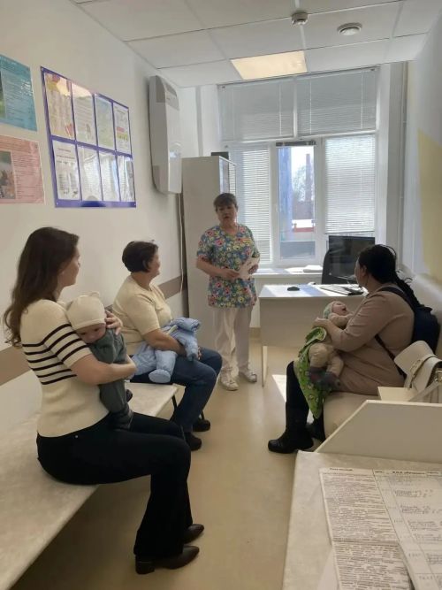 В детской поликлинике Менделеевска родителям рассказали о грудном вскармливании