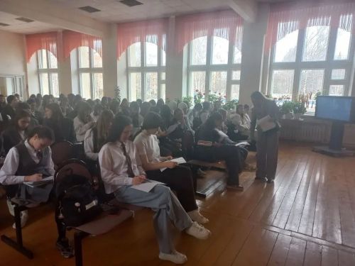 «Классная встреча»: выпускница школы №1 Менделеевска, дизайнер Анжелика Акбулут поделилась секретами успеха