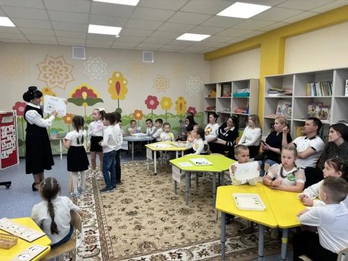 В детском саду «Маленький гений» Менделеевска проведён брейн-ринг «Мин татарча сөйләшәм»