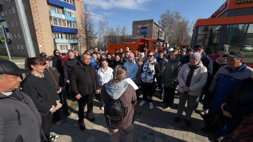 Сотрудники «Аммония» навели чистоту на улицах Менделеевска