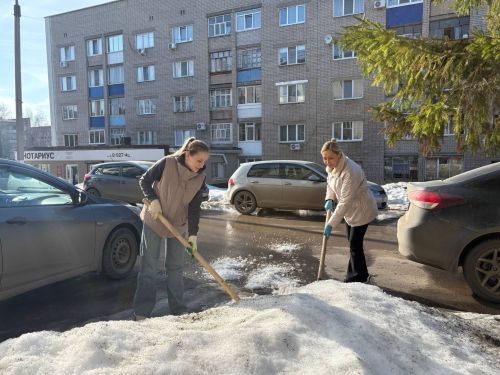 В Менделеевске стартовали первые субботники в рамках экологического двухмесячника