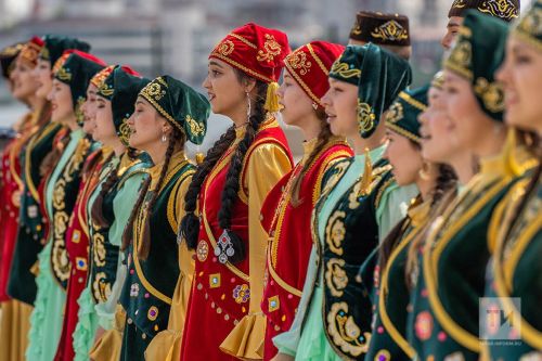 Объявлен приём заявок на Международный конкурс «Мама и дети в национальных костюмах»