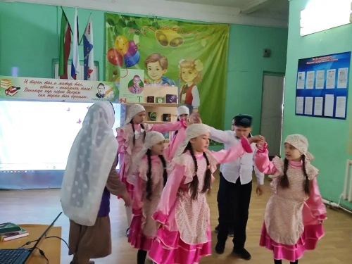 Бәзәкә мәктәбендә Габдулла Тукай иҗатына багышланган тантаналы чара уздырды