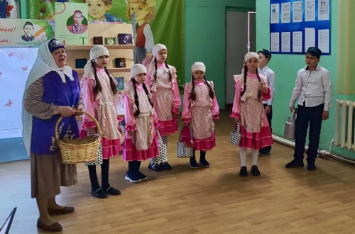 Бәзәкә мәктәбендә Габдулла Тукай иҗатына багышланган тантаналы чара уздырды