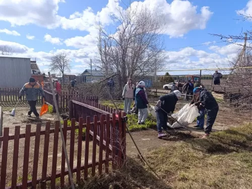 Жители деревни Актазики привели в порядок памятник воинам Великой Отечественной