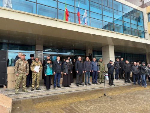 «Победа будет за нами»: в Менделеевске отправили гуманитарный груз и вручили награды волонтёрам