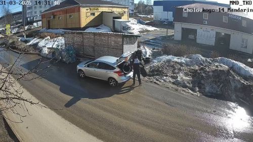 В Менделеевске напомнили о запрете выбрасывать шины и крупногабаритный мусор в контейнеры для ТКО
