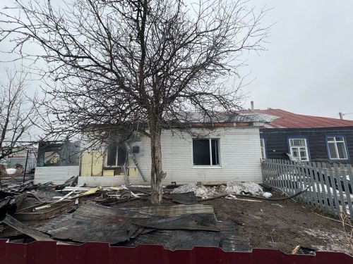 В Менделеевске на улице Малая Нариманова произошел пожар в частном доме