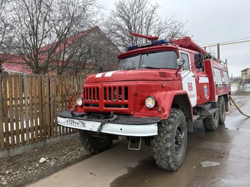 В Менделеевске на улице Малая Нариманова произошел пожар в частном доме