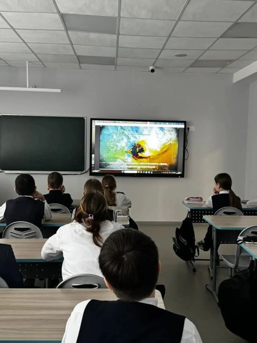В лицее №3 Менделеевска прошло занятие «Разговоры о важном», посвящённое Дню космонавтики