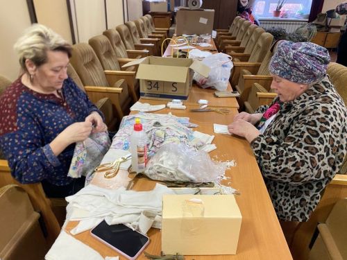 В Ижёвском сельском дворце культуры прошёл мастер-класс по изготовлению кукол-оберегов для участников СВО