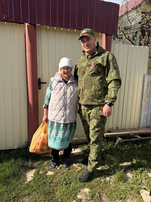 Глава Тураевского поселения Айдар Нуриев встретился с матерями героев