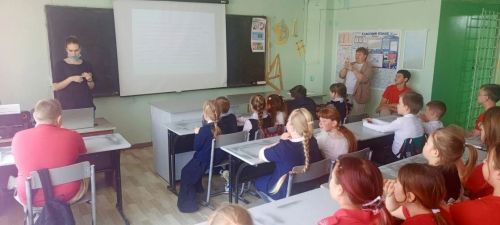 Фельдшеры Менделеевской ЦРБ в школах проводят лекции по профилактике летнего травматизма
