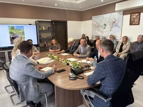 Помощь после пожара, ива и свет в гаражах: в Менделеевске рассмотрели обращения граждан