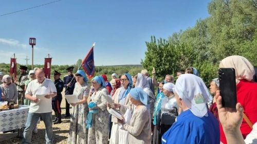 В селе Тихоново Менделеевского района освятили благоустроенный родник «Неупиваемая чаша»
