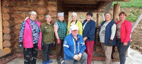 Жители села Тихоново Менделеевского района очистили родник «Неупиваемая чаша» и заложили сад