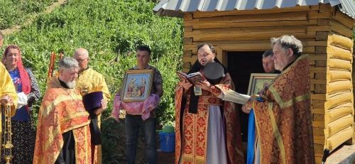 В селе Тихоново Менделеевского района освятили благоустроенный родник «Неупиваемая чаша»