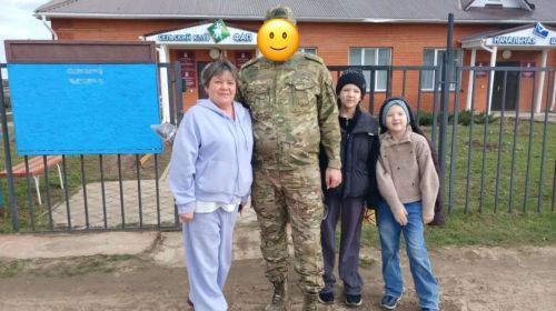 Ждём тебя, береги себя: в Сетякове побывал боец СВО