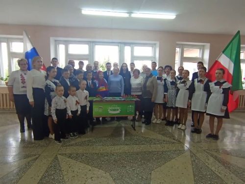 В Ильнетской школе открыли парту Героев