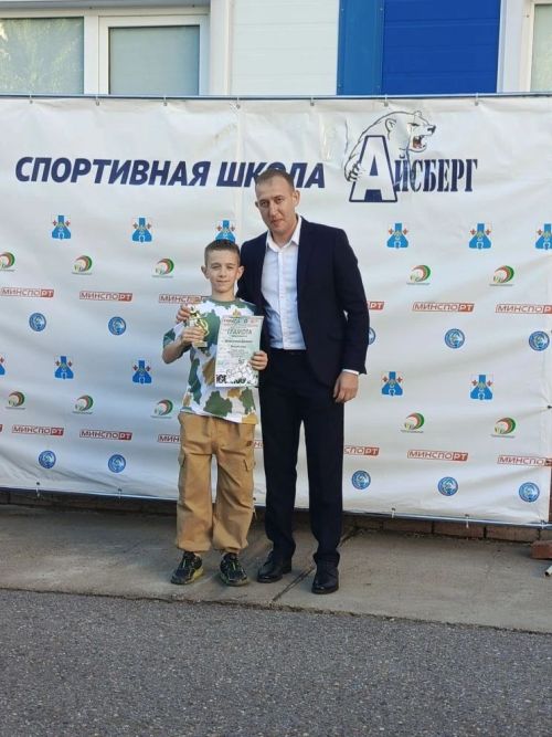 Хоккейная команда «Айсберг» из Менделеевска завершила сезон в десятке лучших школ Татарстана
