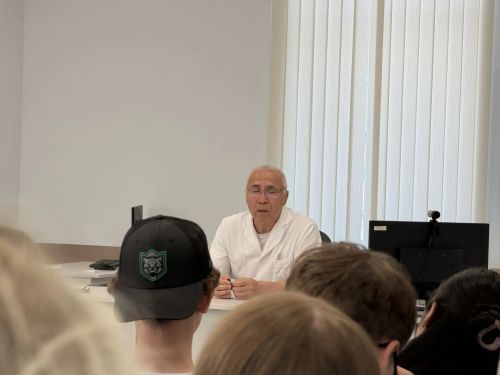 В Менделеевской ЦРБ проведена встреча врачей с девятиклассниками