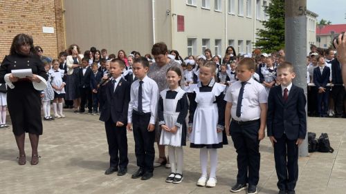 Последний звонок в школе №4 Менделеевска: 46 выпускников попрощались со школой
