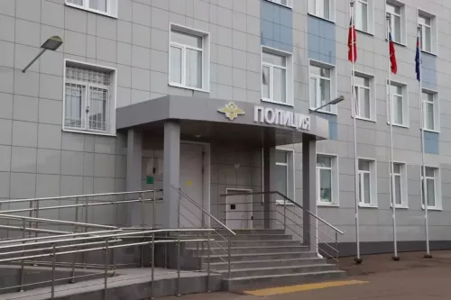 Жителям Менделеевска рассказали, почему выбирают службу в полиции