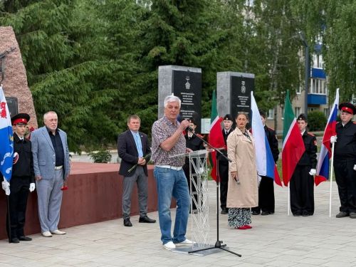 День пограничника в Менделеевске объединил ветеранов у городского мемориала