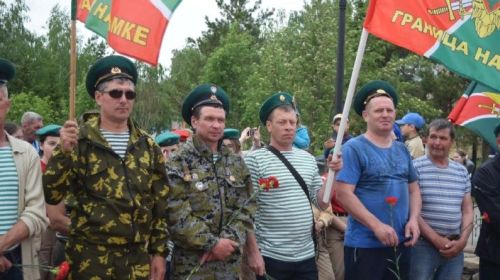 Глава Менделеевского района поздравил пограничников с профессиональным праздником