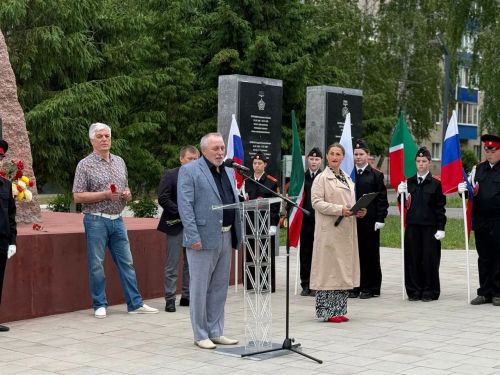 День пограничника в Менделеевске объединил ветеранов у городского мемориала