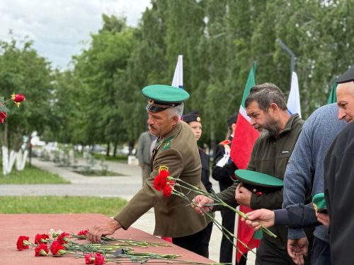 День пограничника в Менделеевске объединил ветеранов у городского мемориала