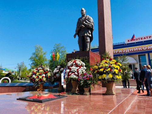 В Менделеевске ограничат движение транспорта возле площади Вечного огня