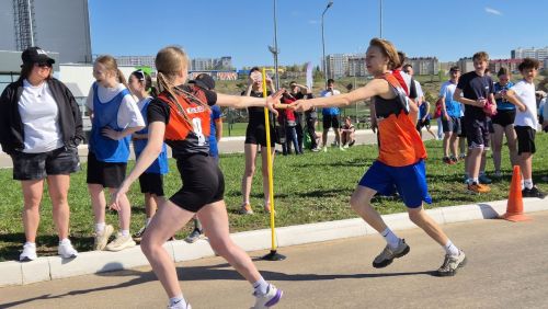 Легкоатлетическая эстафета памяти Василия Белоусова прошла в Менделеевске