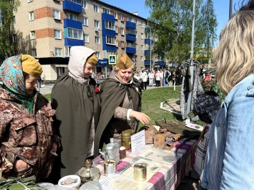 Праздничная колонна прошла по аллее Героев в Менделеевске в День Победы