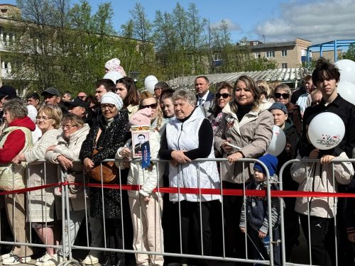 Трогательную вокально-хореографическую композицию представили на праздновании 81-й годовщины Победы в Менделеевске