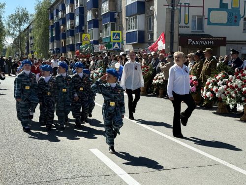 Колонна боевой техники и праздничный марш прошли в Менделеевске