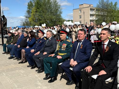 Трогательную вокально-хореографическую композицию представили на праздновании 81-й годовщины Победы в Менделеевске