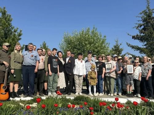 В посёлке Бондюга Менделеевского района прошел митинг памяти с песнями и стихами