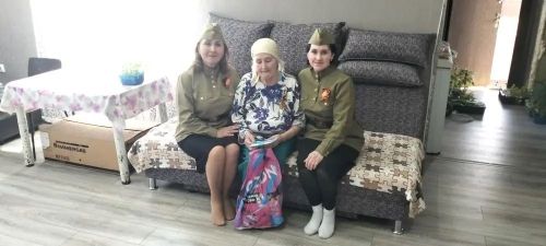 Песәй хезмәткәрләре “Георгий тасмасы” акциясенә кушылды һәм герой гаиләләренә барды