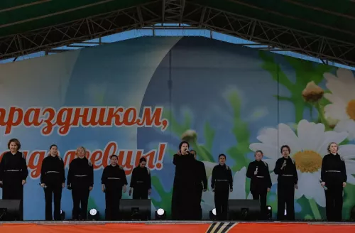 Трогательную вокально-хореографическую композицию представили на праздновании 81-й годовщины Победы в Менделеевске