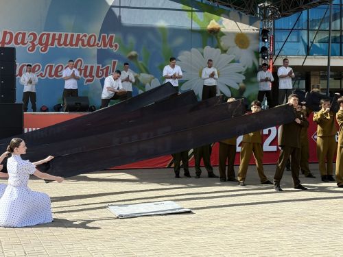 Трогательную вокально-хореографическую композицию представили на праздновании 81-й годовщины Победы в Менделеевске