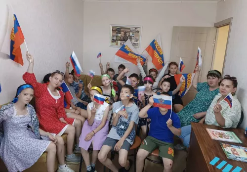 «Кама таңнары» социаль приюты балалары Россия көнен Татар китапханәсендә каршы алды