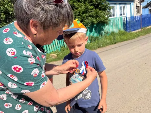 Одна страна, одно сердце: как Сетяковское поселение встретило День России