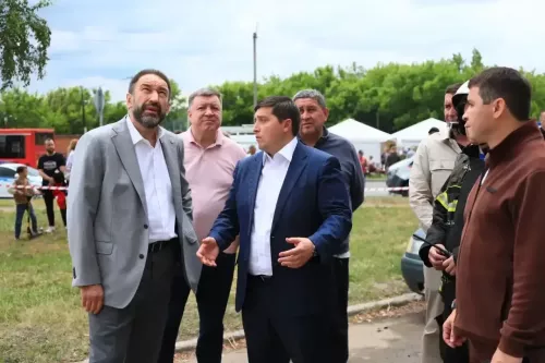 Премьер-министр Татарстана Алексей Песошин прибыл в Нижнекамск после атаки БПЛА