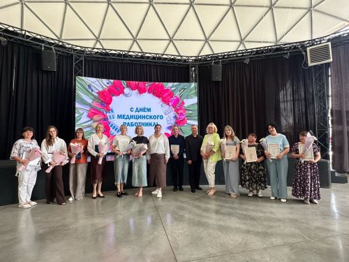 В Менделеевске чествовали медицинских работников: награды и поздравления