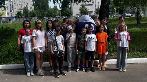 Ребята из лагеря «Солнышко» покорили редакцию «Менделеевских новостей»: марафон творчества и драйва