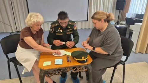 В детском саду «Маленький гений» прошла встреча с участником СВО и волонтёром Мариной Глебовой